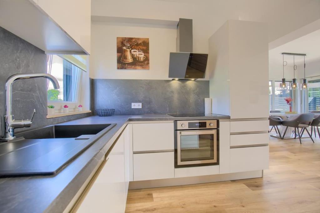 Apartment Sunrise Fuer 6 Personen In Pula-Stinjan Ngoại thất bức ảnh