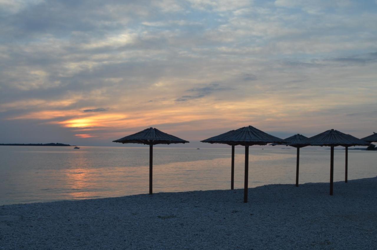 Apartment Sunrise Fuer 6 Personen In Pula-Stinjan Ngoại thất bức ảnh